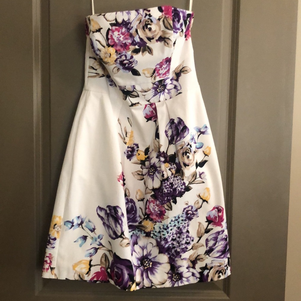 WHBM white floral strapless dress - Picture 2 of 9